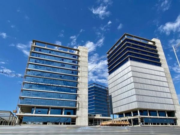 Torres para oficinas del Gobierno presentan 75% de avance en la zona del Puerto de Asunción