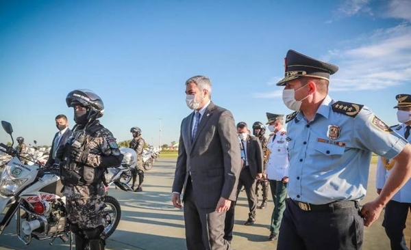 HOY / Policía Nacional se equipa con 47 motocicletas paraguayas