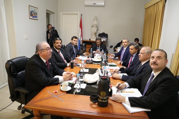 “No existe ley específica para que universidades privadas elijan a su representante ante Consejo de la Magistratura” - Megacadena — Últimas Noticias de Paraguay