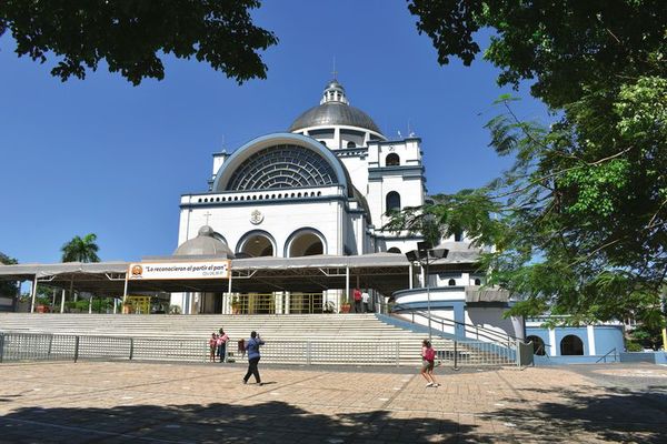 Caacupé: podrían colocar vallados a 500 metros alrededor de la basílica | Radio Regional 660 AM