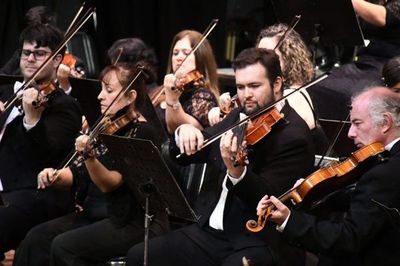 La OSCA ofrece un concierto en la Plaza Italia