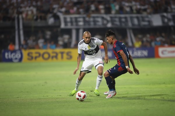 ¡Mala noticia! Cerro pierde a sus laterales izquierdos para el superclásico