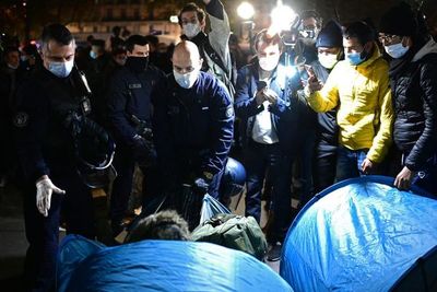 Indignación en Francia por desalojo violento de migrantes - Mundo - ABC Color
