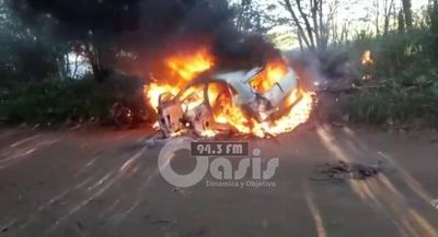 Incineran en simultáneo dos vehículos en Pedro Juan