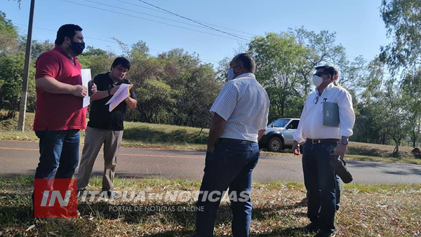 VERIFICAN ESPACIO DONDE SERÁ CONSTRUIDO EL PASEO PEATONAL DE SAN COSME Y DAMIÁN.