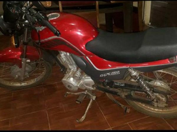 Roban motocicleta a un delivery tras hacer un pedido