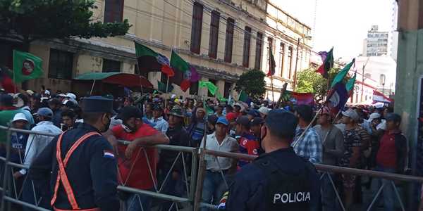 “Dejen de joder y atiendan nuestros reclamos” - Megacadena — Últimas Noticias de Paraguay
