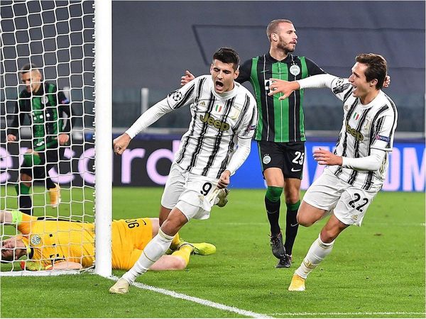 Morata sella sobre el final el pase a octavos de Juventus