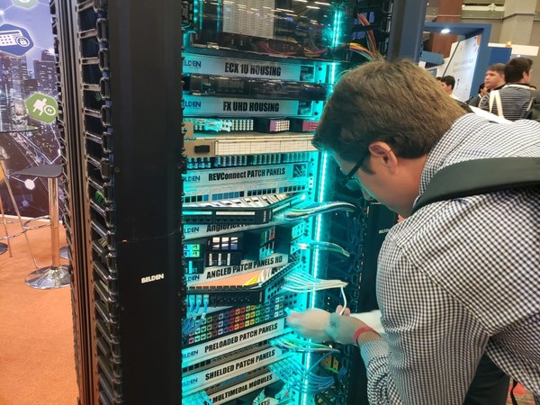 Expertos instan a "democratizar" la tecnología digital en Latinoamérica - MarketData