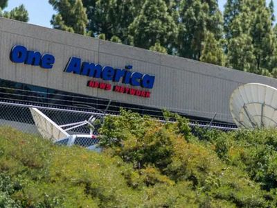 YouTube veta al medio derechista One America News por información falsa