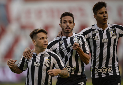 Santos golpea en la altura de Quito