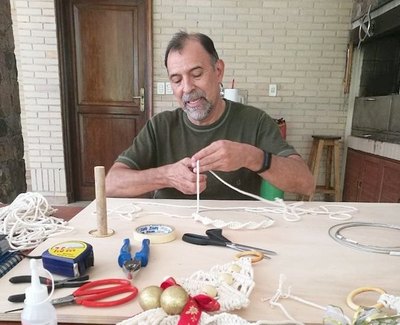 Crónica / Con arte “combate” el dolor de su alma