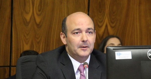 La Nación / ¿Dónde está la fibra óptica?, preguntan a Peralta Vierci