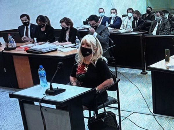 Fiscala dice que su asistente pasó audio de Oviedo Matto