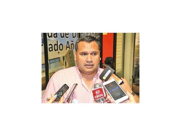 Se desmarcan de pedido de desafuero de defensor