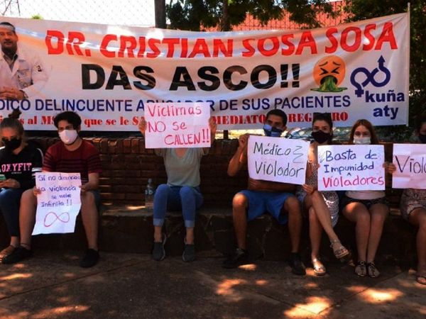 Ginecólogo cae por denuncias de presunta violación y acoso