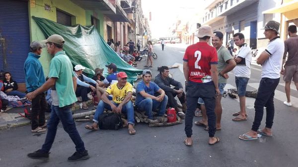 Policía reconoce que “campesinos” son violentos, pero que poco pueden hacer - Nacionales - ABC Color