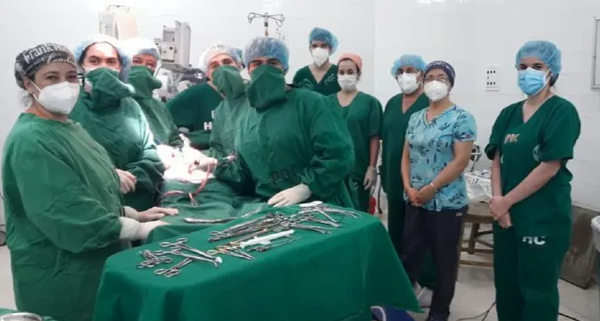 Hombre donó su riñón a su pareja en el Hospital de Clínicas - Noticiero Paraguay