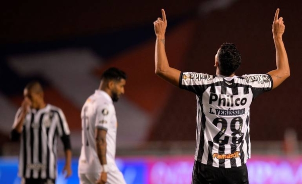 HOY / Santos aprovecha fragilidad de Liga y se acerca a los cuartos de final