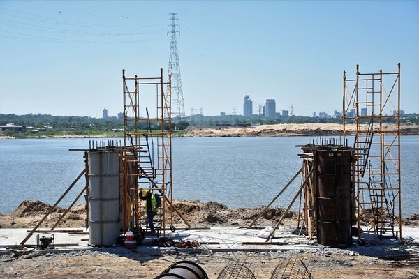 Puente que unirá Asunción con el Chaco avanza en ambas márgenes del río Paraguay | .::Agencia IP::.