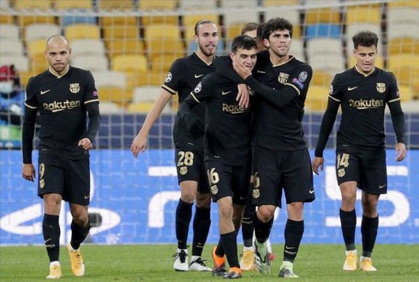 Barcelona golea en Kiev y clasifica a octavos