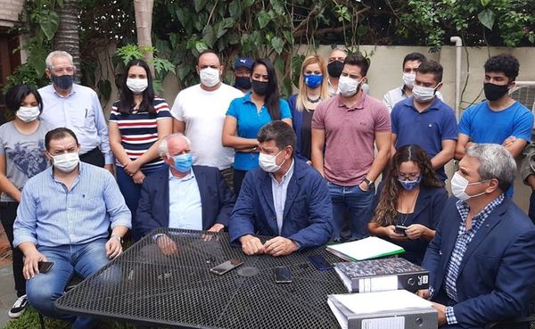 Buscan “atropellar” la democracia y la institucionalidad del PLRA, afirma Silva - Nacionales - ABC Color