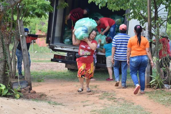 Gobierno continúa con la distribución de alimentos a familias rurales de Misiones | .::Agencia IP::.