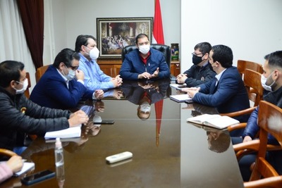 CDE: Recortan salario de contratados, pero prevén aumento para altos cargos en 2021
