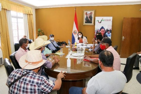 Campesinos de la MCNOC levantan campamento tras acuerdo con INDERT