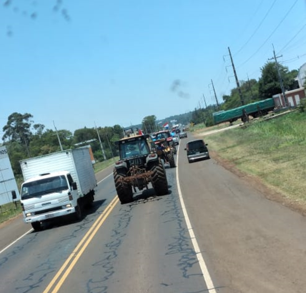 HOY / Tractorazo de productores se dirige a Asunción: tránsito cargado en Tres Bocas