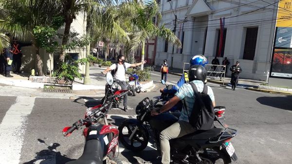 Impunes piqueteros aniquilan derecho de otros a trabajar - Nacionales - ABC Color