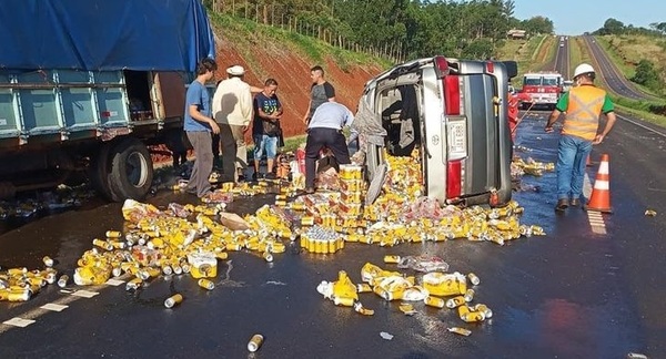 Comisario retirado volcó con cervezas de contrabando - Noticiero Paraguay