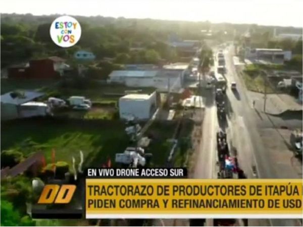 Productores en protesta llegan con tractores y camiones a Asunción