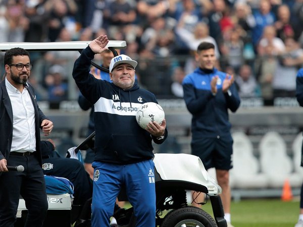 A los 60 años, fallece Diego Armando Maradona
