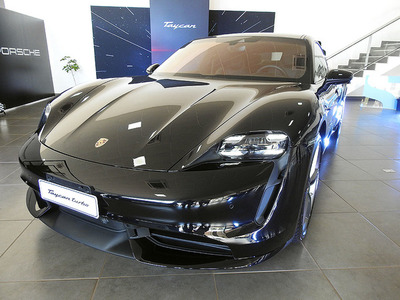 Presentan el Porsche Taycan en CDE