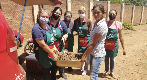 OLLA POPULAR BENEFICIA A FAMILIAS DE SAGRADA FAMILIA Y LIBERTAD.