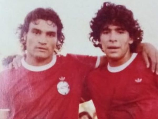 Excompañeros paraguayos de Maradona lamentan su muerte · Radio Monumental 1080 AM