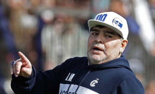 HOY / Diego Maradona: Una vida llena de éxitos y escándalos