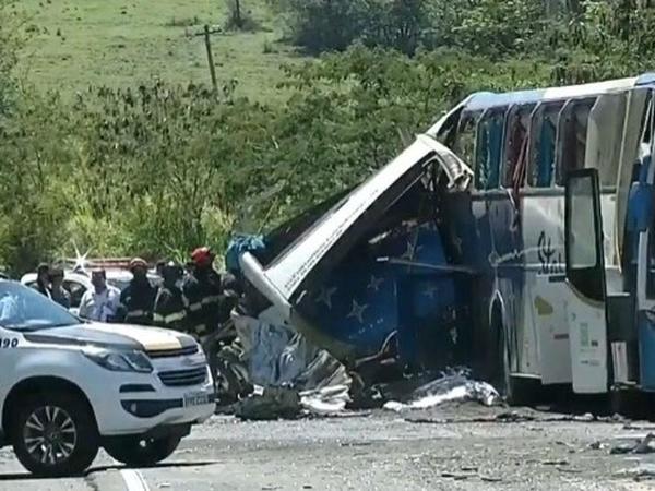 Al menos 41 muertos en un choque de frente entre un bus y un camión en Brasil – Prensa 5