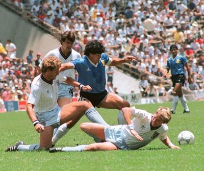 Amado u odiado, venerado o defenestrado, ídolo o semidiós, Maradona fue uno de los mejores futbolistas de la historia - Informate Paraguay