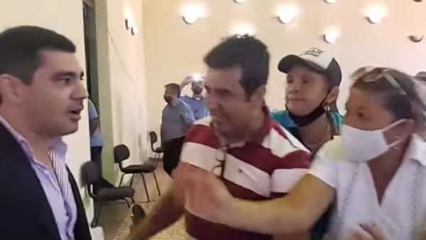 Presidente de Junta Municipal reprocha acción de funcionarios que lo acorralaron | Radio Regional 660 AM