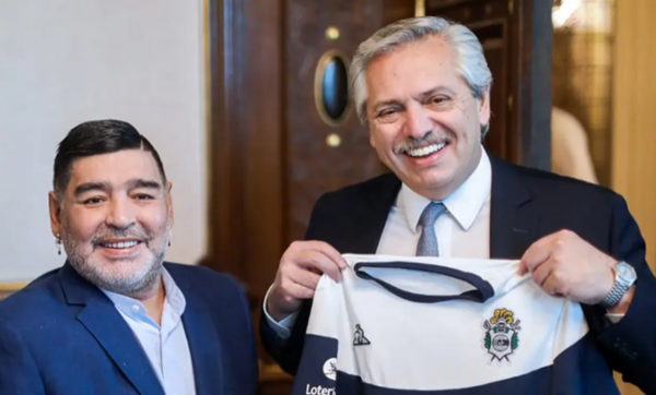 HOY / Argentina "eternamente en deuda" con Maradona, dice el presidente Fernández