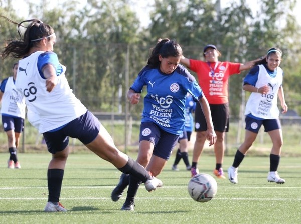 Albirrojas prosiguen con sus aprestos - APF