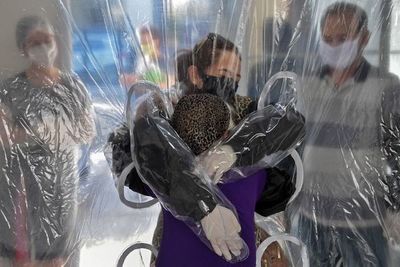 América sumó 1,5 millones de casos de covid-19 en una semana - Mundo - ABC Color
