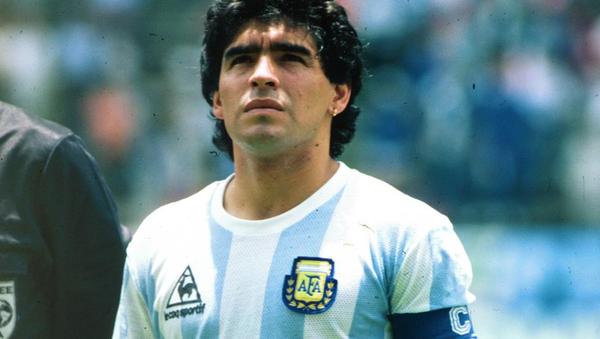 Maradona jugó 724 partidos y marcó 358 goles a lo largo de su exitosa carrera