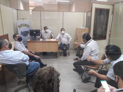 Funcionarios del MIC, preocupados por seguro médico - Nacionales - ABC Color