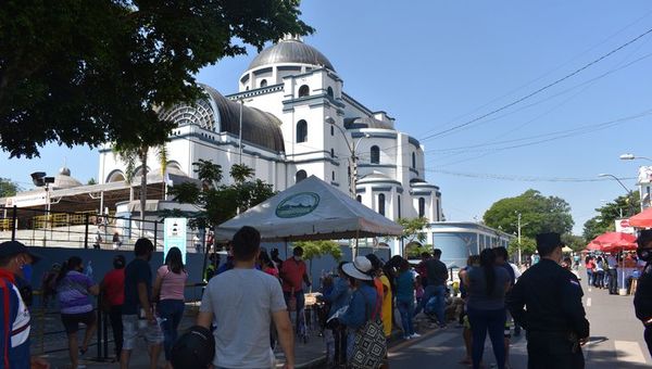 Caacupé: Cerrarán negocios que estén a tres cuadras de la Basílica y se anuncia subsidio para comerciantes - Nacionales - ABC Color