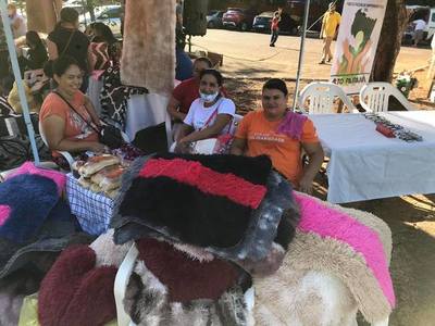 Mujeres emprendedoras exhibieron sus productos en la Feria Permanente