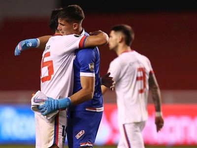 Nacional saca sufrido pero afortunado empate en Quito
