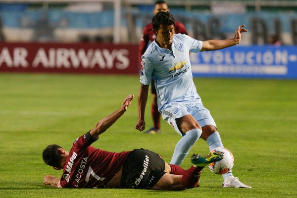 Bolívar lo da vuelta y pega primero ante Lanús